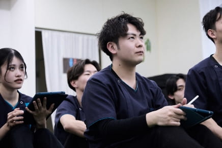 年間1,000時間 圧倒的な研修制度