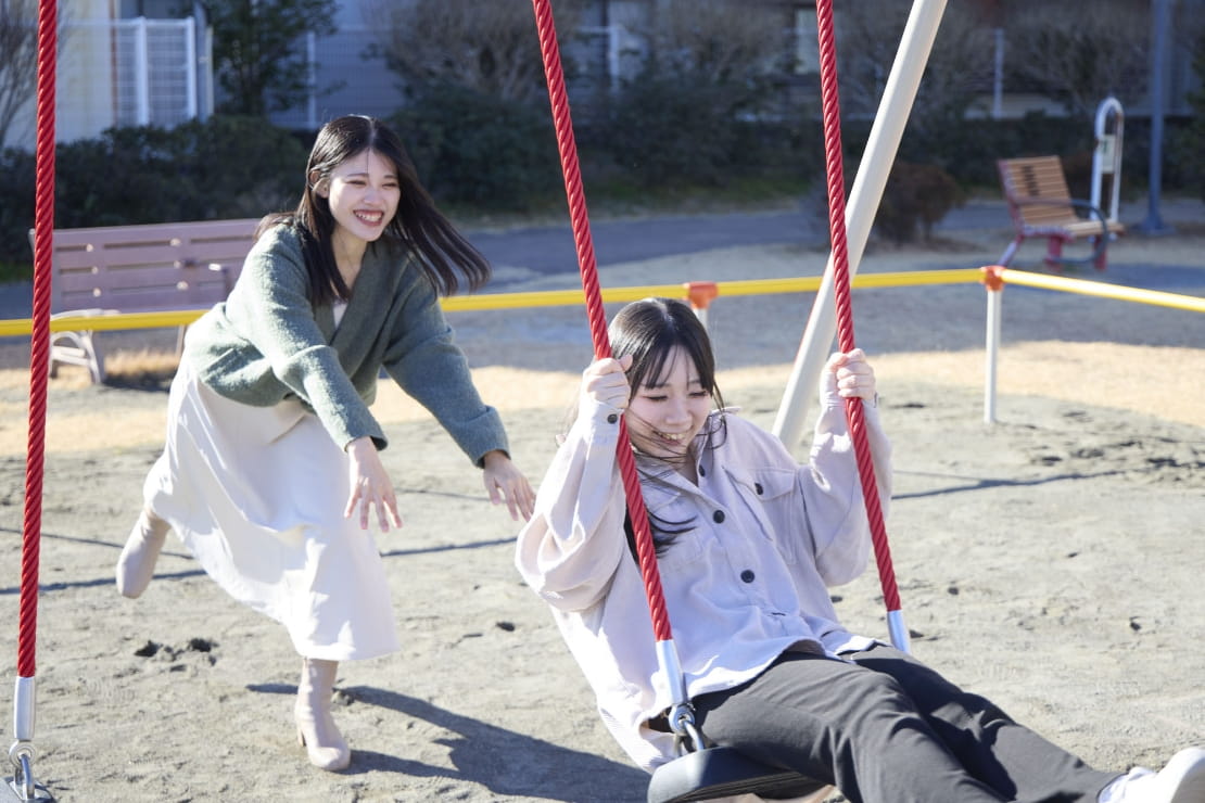 女性スタッフ写真